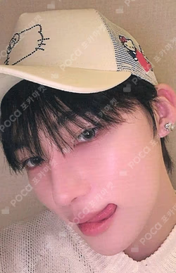 Unexpected YIZHIYU NEW photocard image
