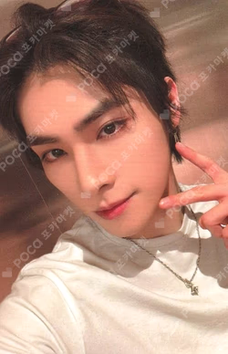 Eternal White EVERLINE XIAOJUN photocard image