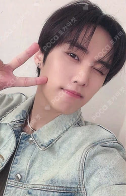 Unexpected YIZHIYU JACOB photocard image