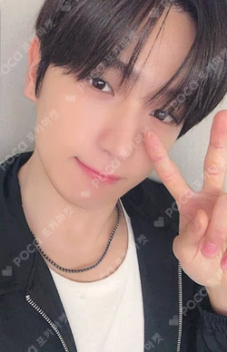 Unexpected YIZHIYU HYUNJAE photocard image