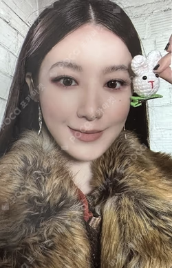 We are IDOUSTAGE SHUHUA photocard image