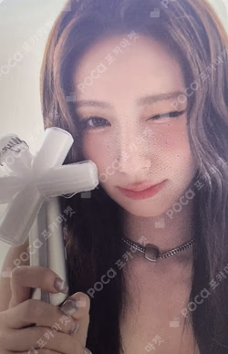 i-dle OFFICIAL LIGHT STICK VER.3 MIYEON photocard image