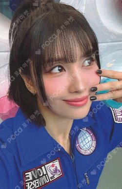 2025 TWICE FANMEETING [10VE UNIVERSE] REWARD MOMO photocard image