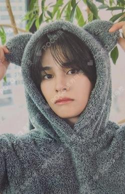 LUVITY JAPAN MEMBERS ONLY GOODS RANDOM TRADING CARD SERIM photocard image