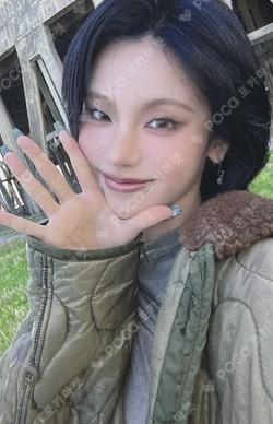 Girls Will Be Girls Counting Stars YEJI photocard image