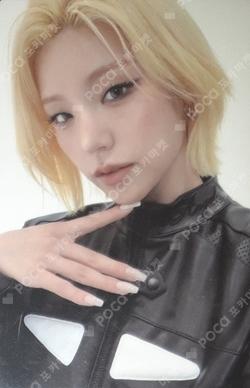 ITZY 3RD WORLD TOUR [TUNNEL VISION] in SEOUL RING YEJI photocard image