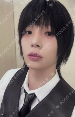 HUNTER RANDOM TRADING CARD Key photocard image