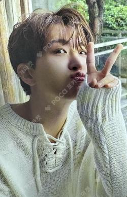 2025 SEASON’S GREETINGS [THE Classic] IDOUSTAGE YOUNGJAE photocard image