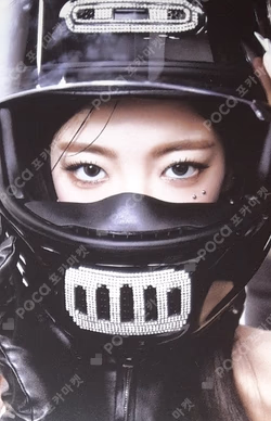 ITZY 3RD WORLD TOUR [TUNNEL VISION] in SEOUL TRADING CARD LIA photocard image