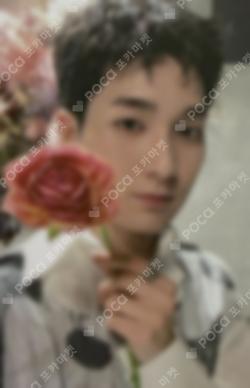 The Best Album : Needle & Bubble WEVERSE AARON photocard image