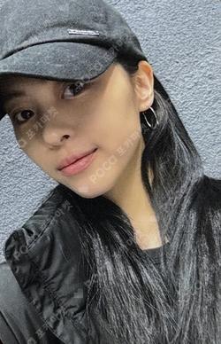 ITZY 3RD WORLD TOUR [TUNNEL VISION] in SEOUL OFFICIAL MIDZY BOOTH RYUJIN photocard image