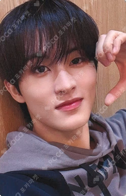 Beat It Up MAKESTAR MARK photocard image