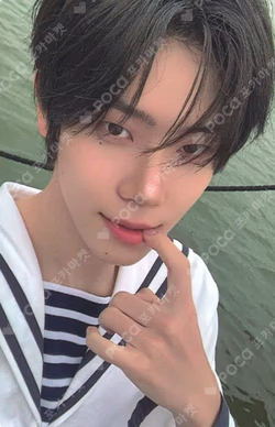 2026 CLOSE YOUR EYES SEASON'S GREETINGS RANDOM TRADING CARD