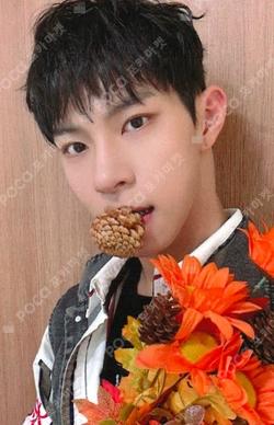 MY PRIDE NY MUSIC HONGKEONHEE photocard image