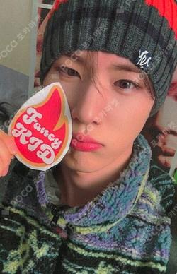 teen8turn POP-UP STORE ACRYLIC KEYRING