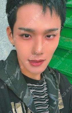 2026 SEASON’S GREETINGS fromm store SEUNGHOON photocard image