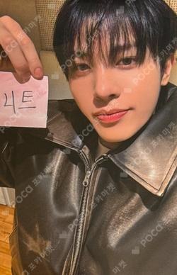 PLEASURE YELLOW/GREEN VER. YG SELECT SO JUNG HWAN photocard image