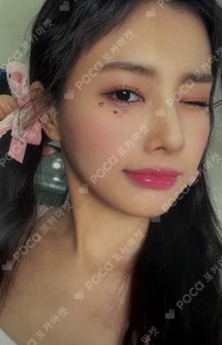 D-icon vol.11 IZ*ONE Shall we dance?