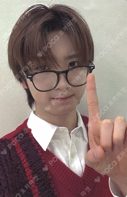 LOUD & PROUD MUSICART KYRELL photocard image