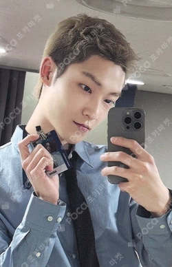 Unexpected YIZHIYU KEVIN photocard image