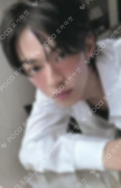 play hard YIZHIYU DOHOON photocard image