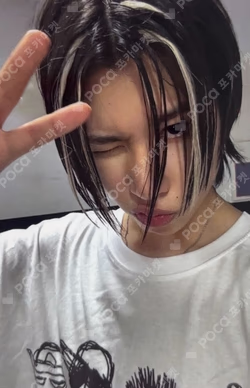 SHOT CALLERS Magazine Ver. LOUIS photocard image