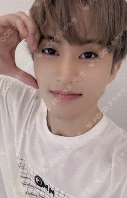 The Firstfruit YIZHIYU MARK photocard image