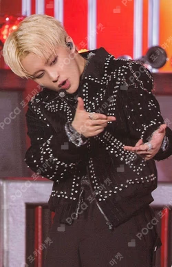 NEO CITY : JAPAN - THE UNITY PHOTO GALLERY @XYZ POP-UP RANDOM PHOTOCARD MARK photocard image