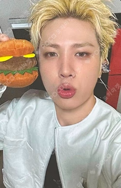 TREASURE × HAPIDANBUI CAFE TOKYO SO JUNG HWAN photocard image