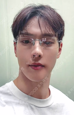 THE X MAKESTAR SHOWNU photocard image