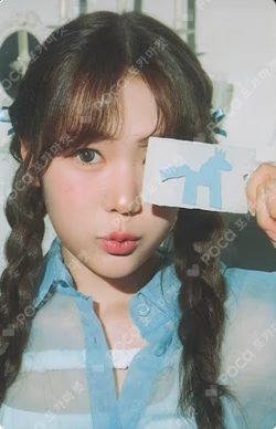 2026 Hearts2Hearts SEASON'S GREETINGS VIDEO EDITION SM STORE YE-ON photocard image