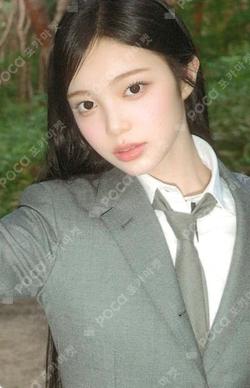 Hearts2Hearts IAN photocard image