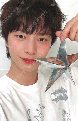 2026 SEASON’S GREETINGS [Weather Lab with 572] fromm store YOOK SUNGJAE photocard image