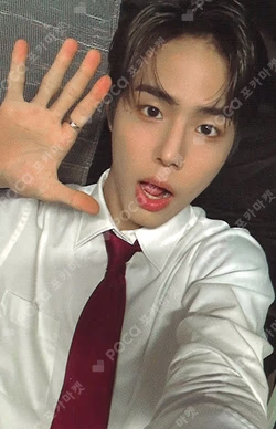 YAHO X GS25 Hwang Seong Bin photocard image