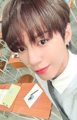 2026 SEASON'S GREETINGS [HELLO CLASSMATE] JL photocard image