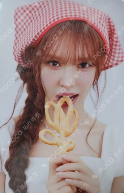 2026 SEASON'S GREETINGS RANDOM TRADING CARD SET A ver. WENDY photocard image