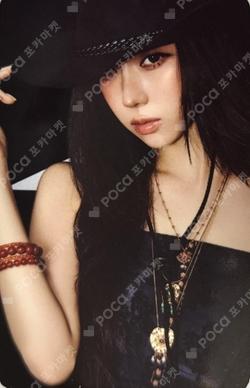2026 SEASON'S GREETINGS RANDOM TRADING CARD SET A ver. WINTER photocard image
