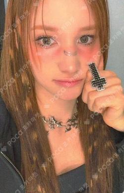 BUBBLE GUM EVERLINE HUENING BAHIYYIH photocard image