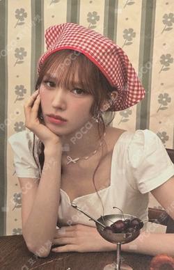 2026 SEASON'S GREETINGS RANDOM TRADING CARD SET A ver. WENDY photocard image