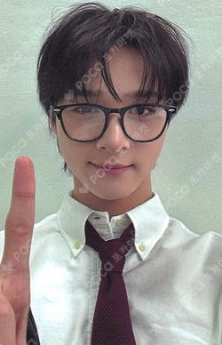 LOUD & PROUD MUSICART MACKIAH photocard image