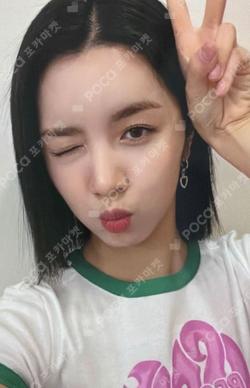 woo!ah! 2023 SEASON'S GREETINGS KTOWN4U LUCY photocard image