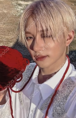 UNIQUE BROADCAST THEO photocard image