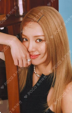2026 SEASON'S GREETINGS RANDOM TRADING CARD SET A ver. HYO photocard image