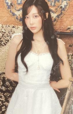 2026 SEASON'S GREETINGS RANDOM TRADING CARD SET B ver. GISELLE photocard image