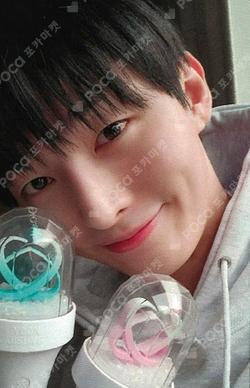 YOON JISUNG OFFICIAL LIGHT STICK