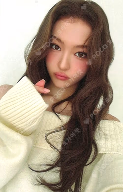 MEOVV 2026 The 1st Season’s Greetings [MEOVV] SPECIAL GIFT EVENT ELLA photocard image