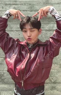 2024 YOON JISUNG 1ST CONCERT [MIRO : PROLOGUE]  TRADING PHOTOCARD Yoon Ji Sung photocard image