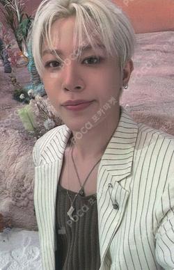 2025-26 TREASURE TOUR [PULSE ON] TREASURE TRADING PHOTOCARD SO JUNG HWAN photocard image