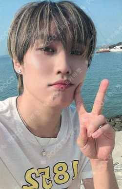 a;effect YIZHIYU JACOB photocard image