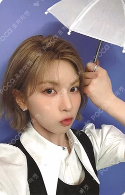 Fe3O4: FORWARD MAKESTAR BAE photocard image